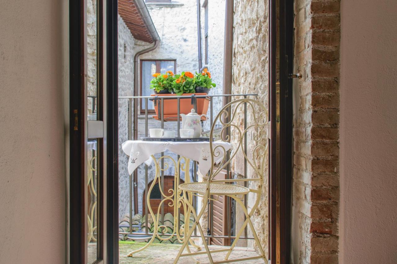 Borgo San Valentino Aparthotel Arrone Bagian luar foto