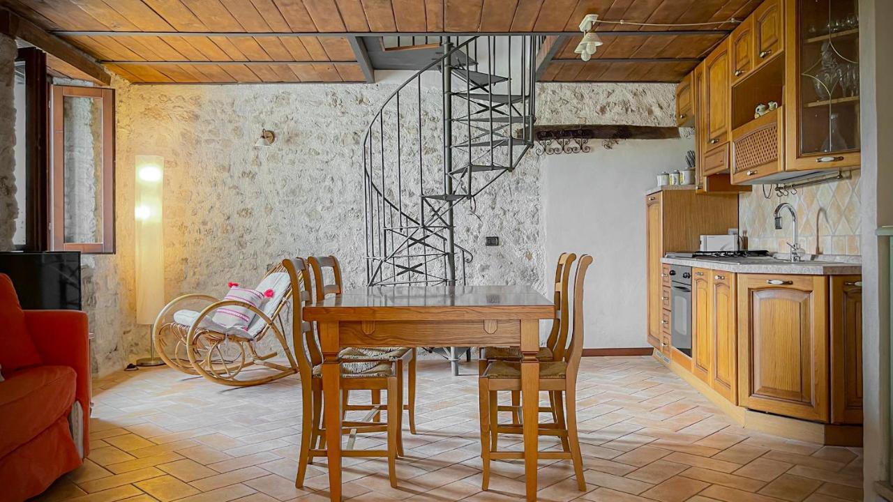Borgo San Valentino Aparthotel Arrone Bagian luar foto