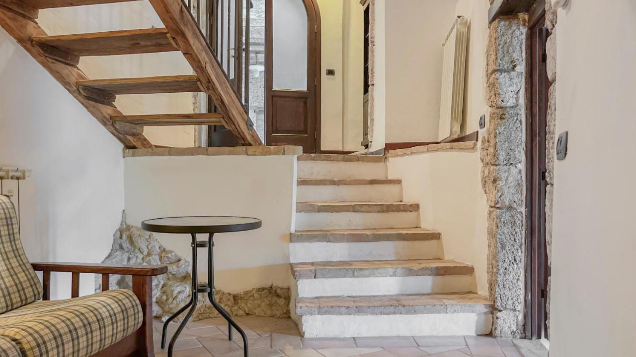 Borgo San Valentino Aparthotel Arrone Bagian luar foto