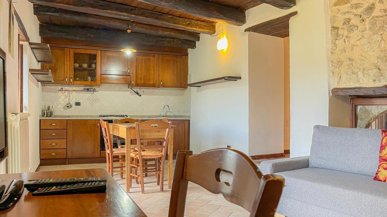 Borgo San Valentino Aparthotel Arrone Bagian luar foto