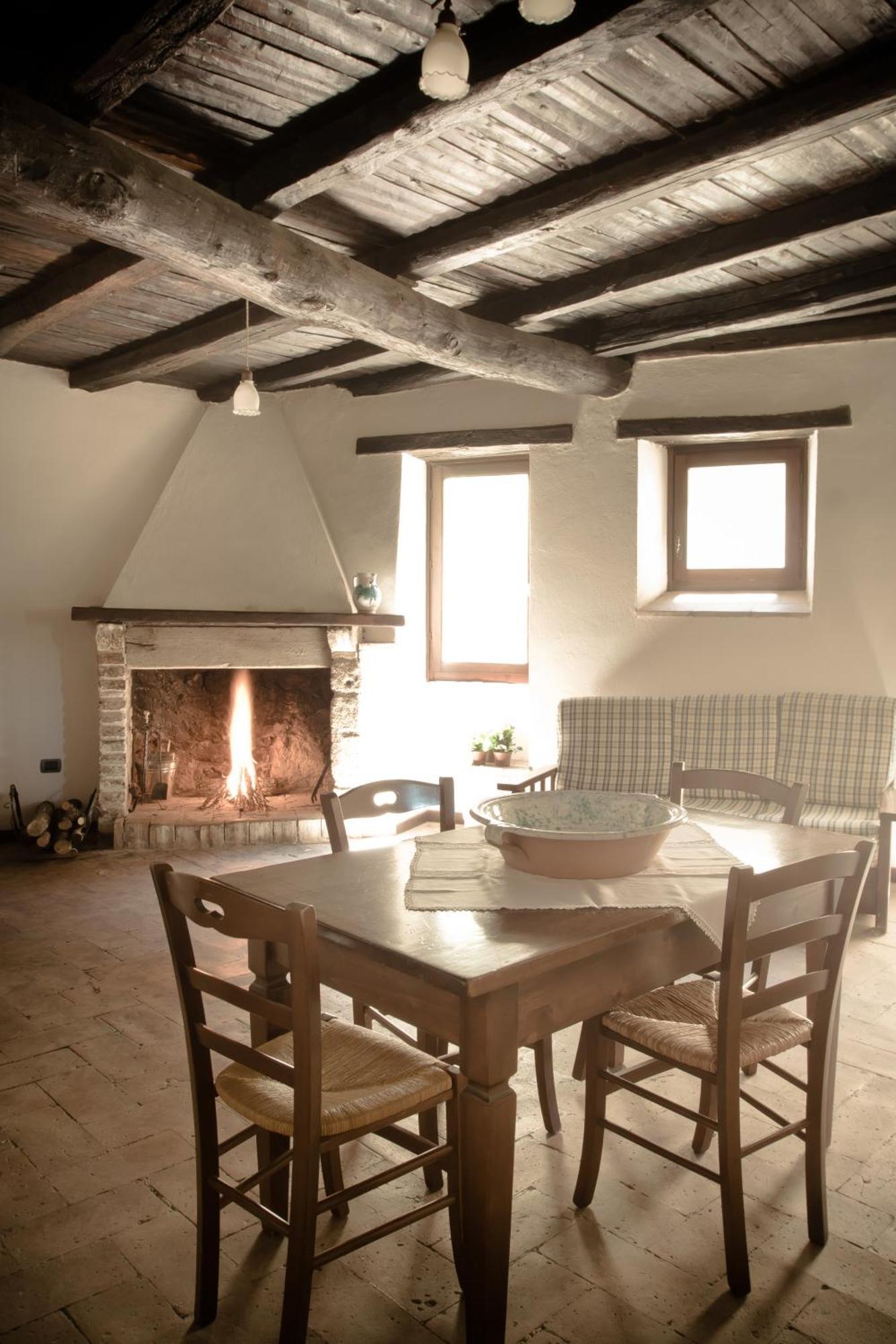 Borgo San Valentino Aparthotel Arrone Bagian luar foto