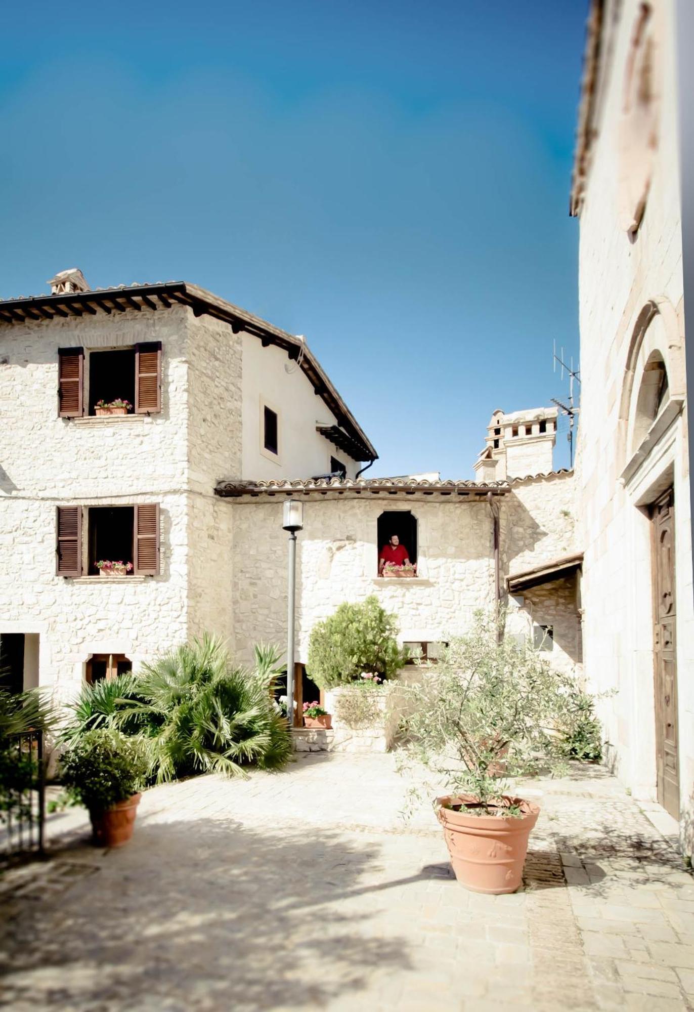 Borgo San Valentino Aparthotel Arrone Bagian luar foto