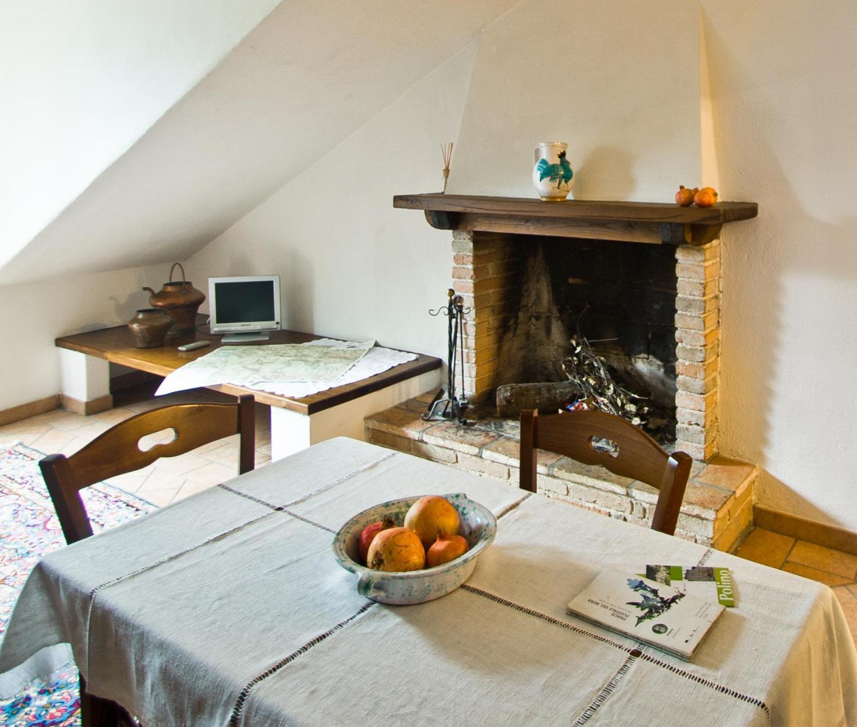 Borgo San Valentino Aparthotel Arrone Bagian luar foto